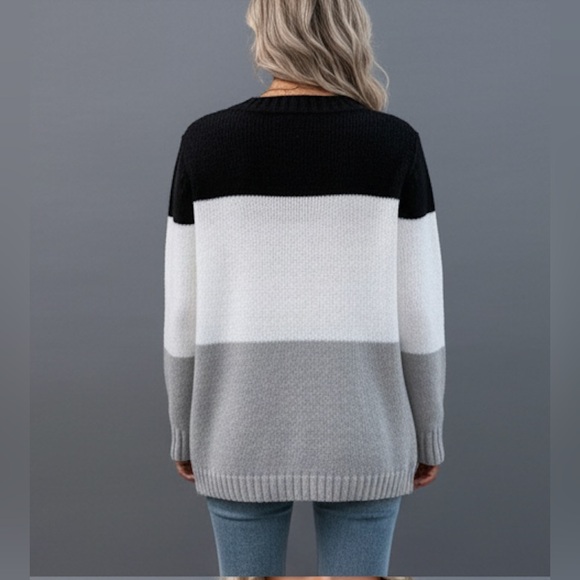 Light Color Block Cable Knit Cardigan - Picture 4 of 9